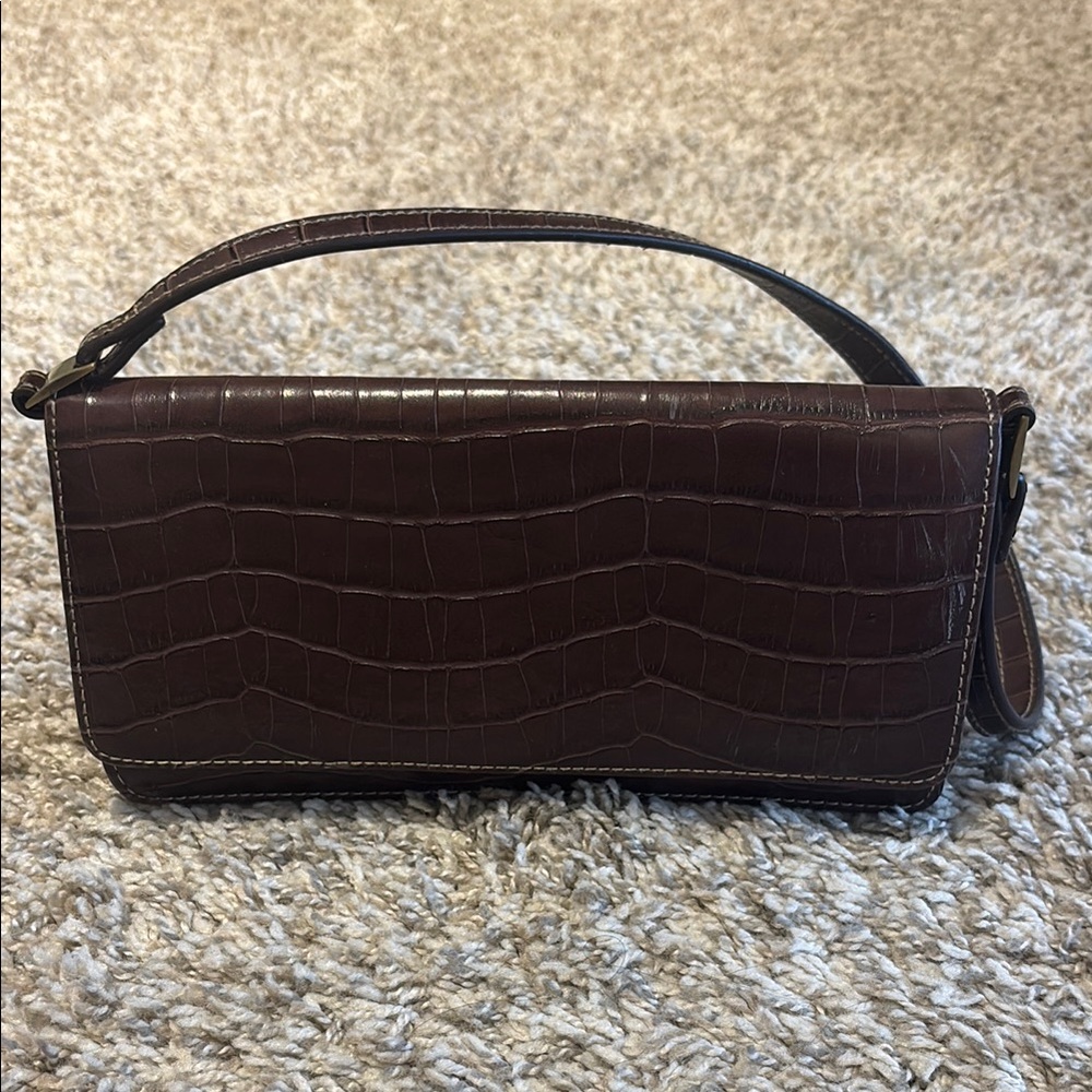 Chic Crocodile-Embossed Brown Shoulder Purse